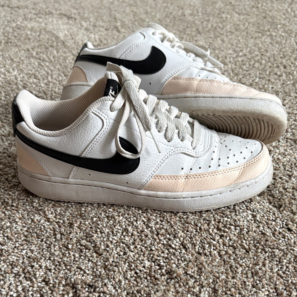 Nike women’s Court Vision size 7.5